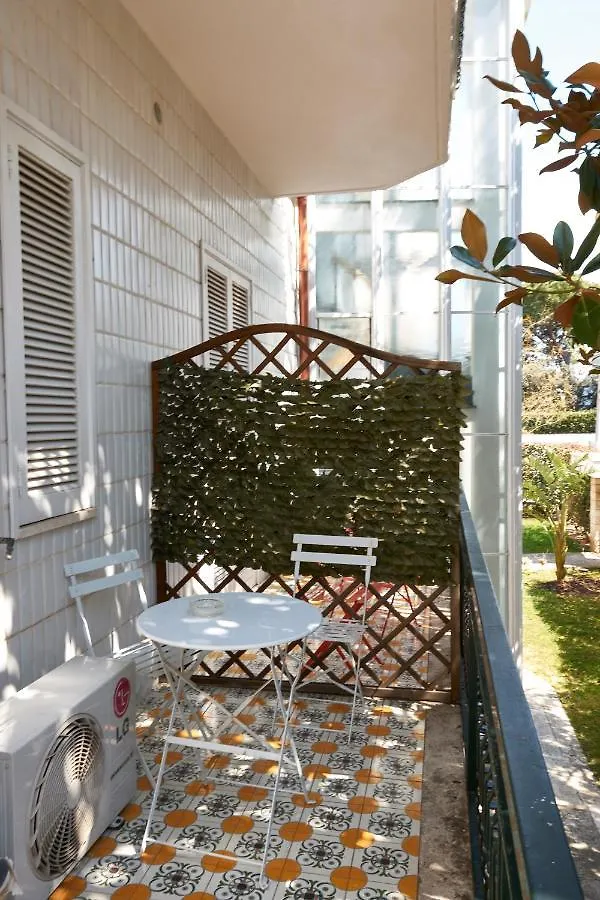Il Giardino Di Flora Con Piscina Hotel Lecce Vendégház