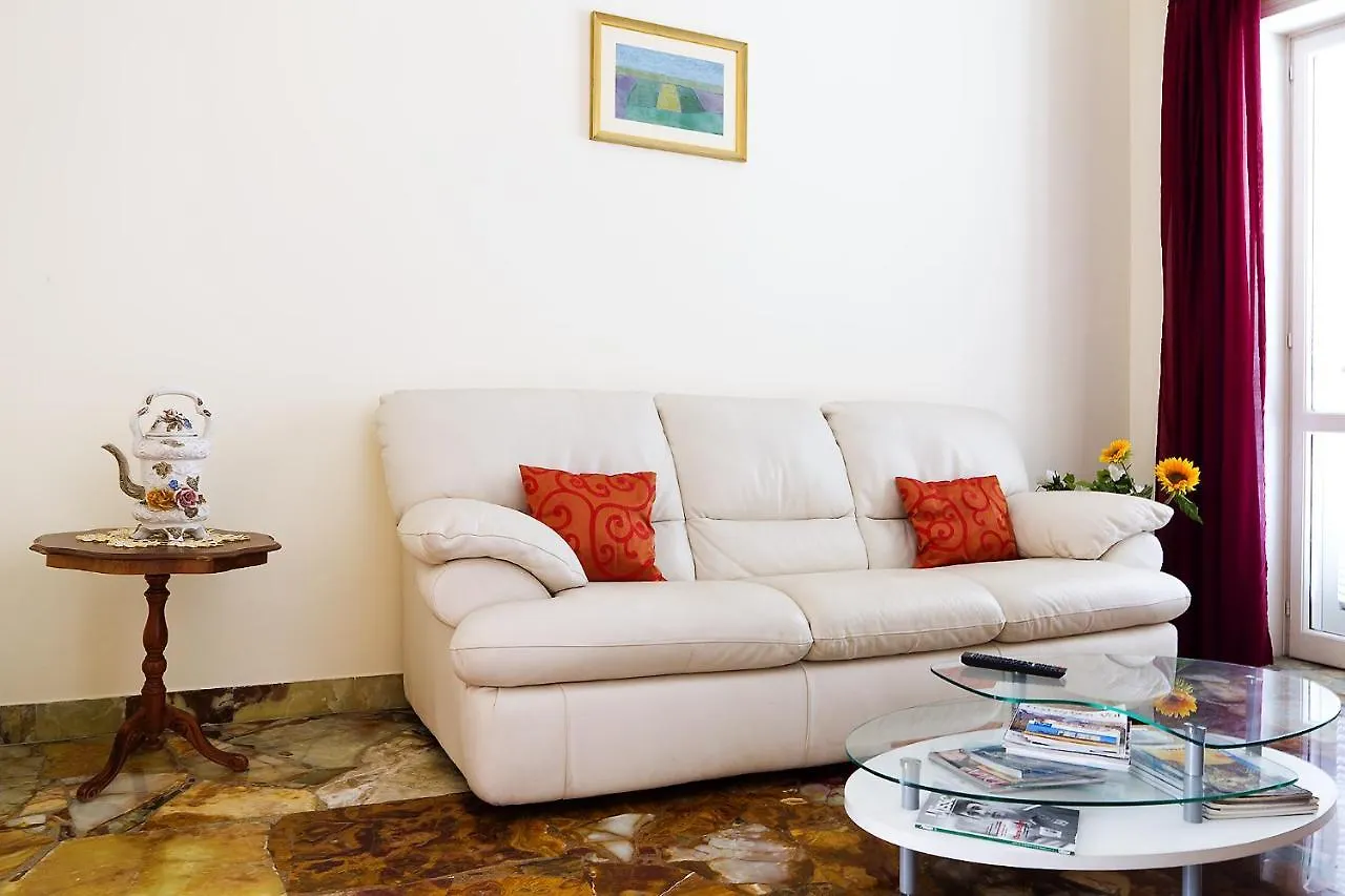 Guest house Il Giardino Di Flora Con Piscina Hotel Lecce